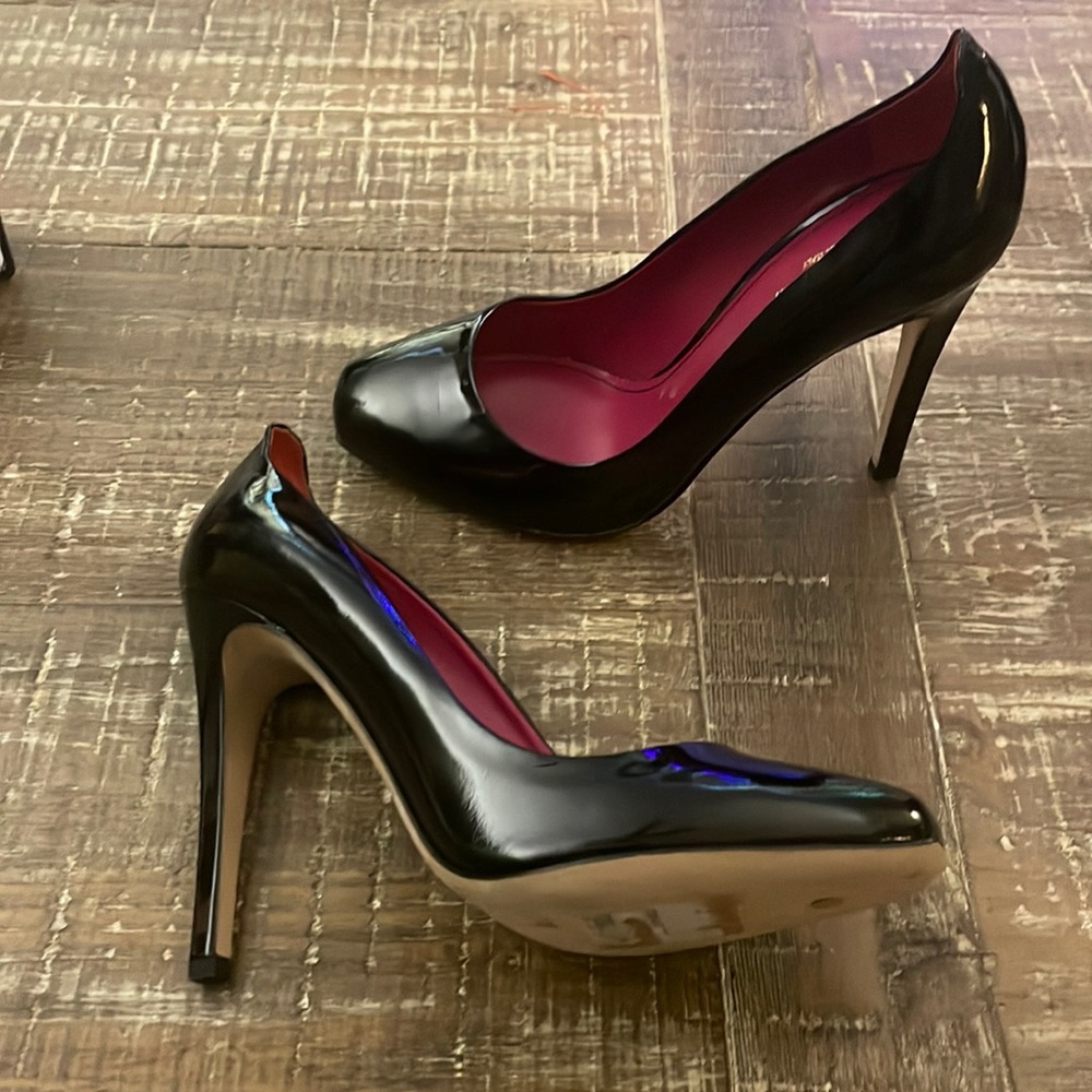 Cavallini black patent square toe pumps. Sz. 39.5